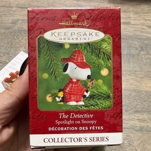 Hallmark Keepsake Ornament – Snoopy “The Detective” (Spotlight on Snoopy Series)